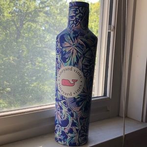 Vineyard Vines insulated water bottle